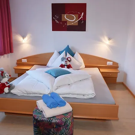 Haus Carnot Apartman *